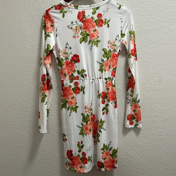 Floral short dress size Large - Picture 8 of 9